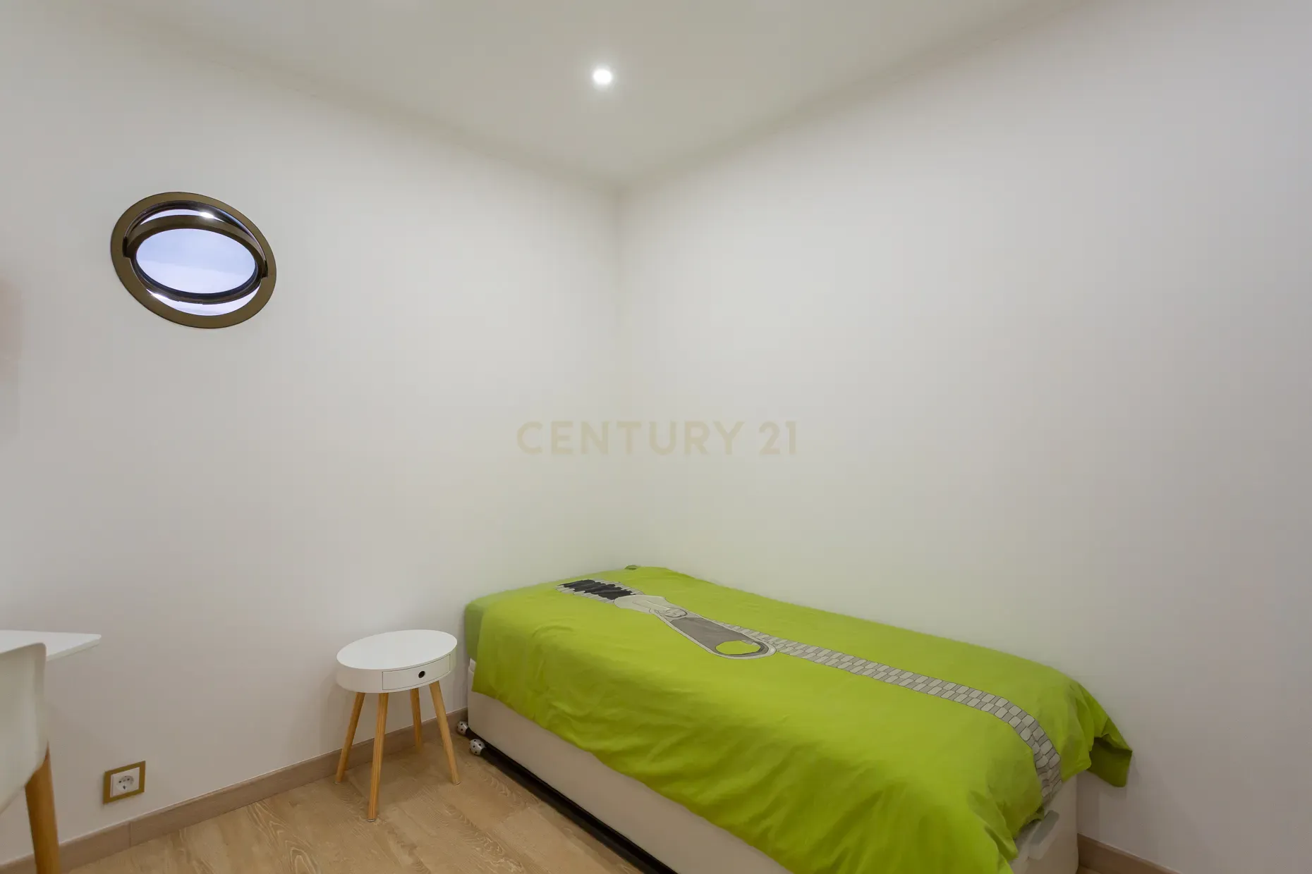 Apartamento T1+1 mobilado com Vista para o Rio em Lisboa - Image 18