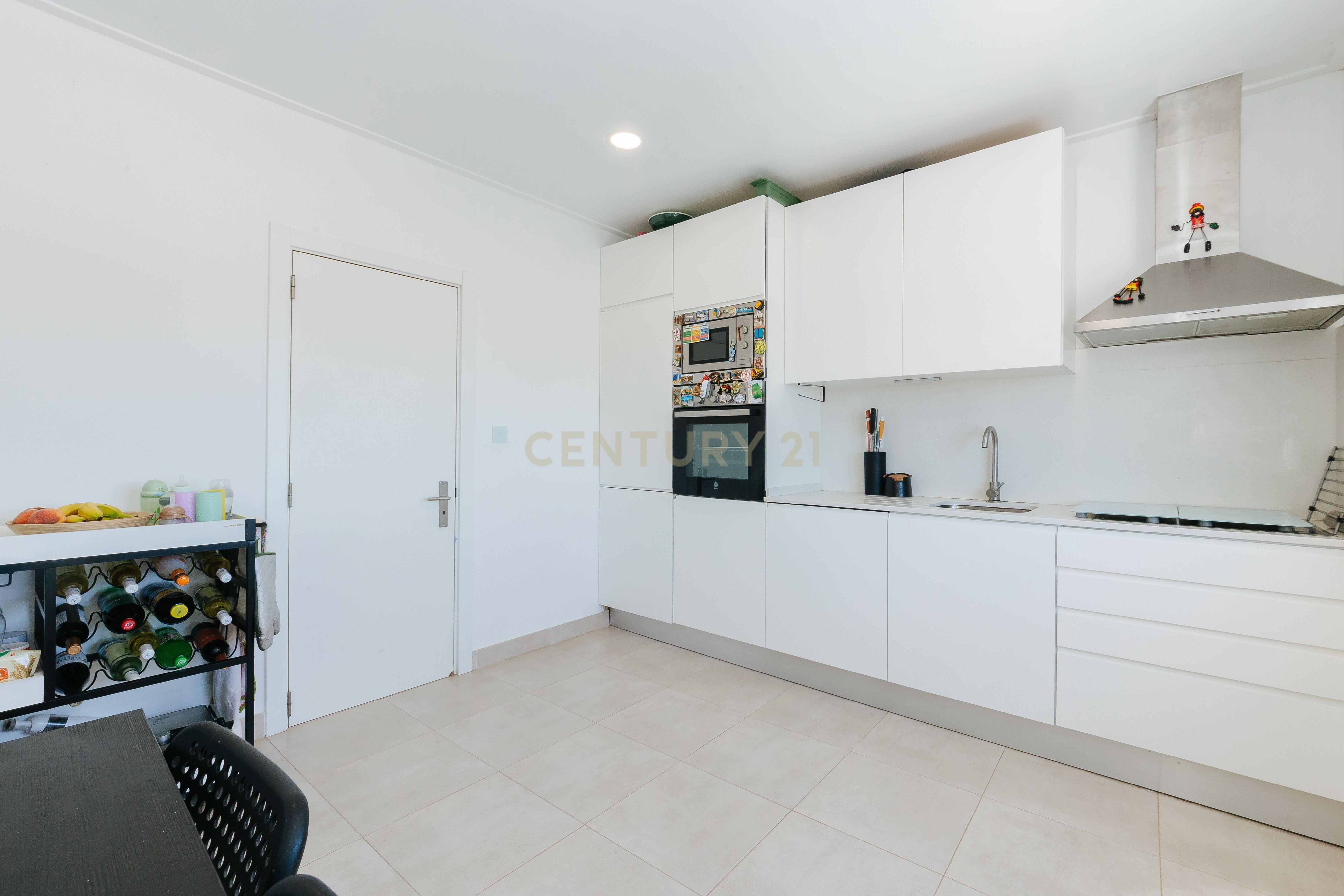 Fotografia 3 de Apartamento T2+1 Renovado em Alhos Vedros