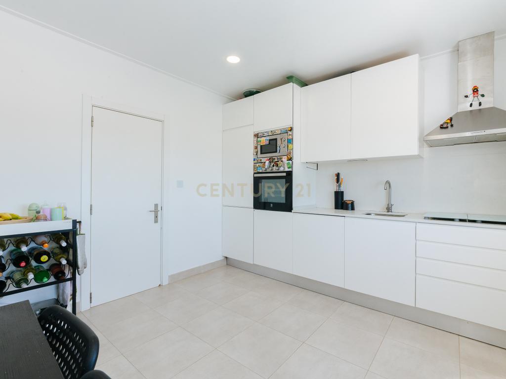 Apartamento T2+1 Renovado em Alhos Vedros - Image 3