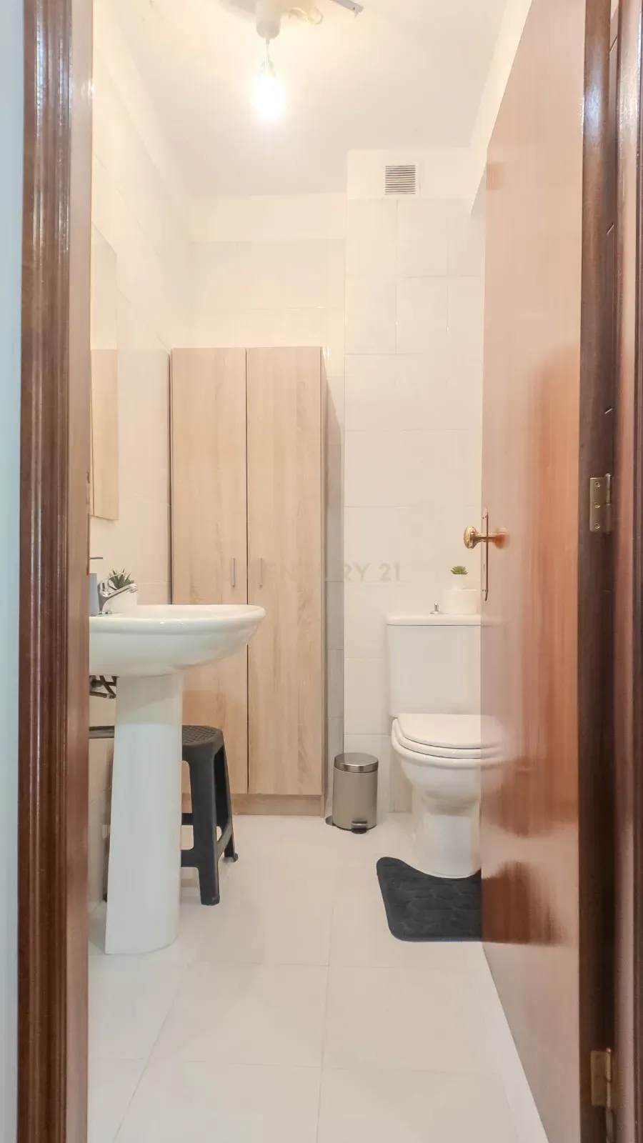 Apartamento T3 em Gondomar com luz natural e boa localização - Image 21