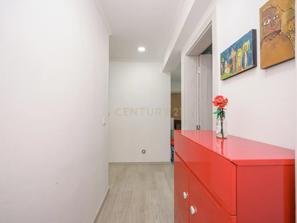 Apartamento T4 renovado | 175 m² | 3 varandas | Bairro do Liceu, Setúbal - Image 27