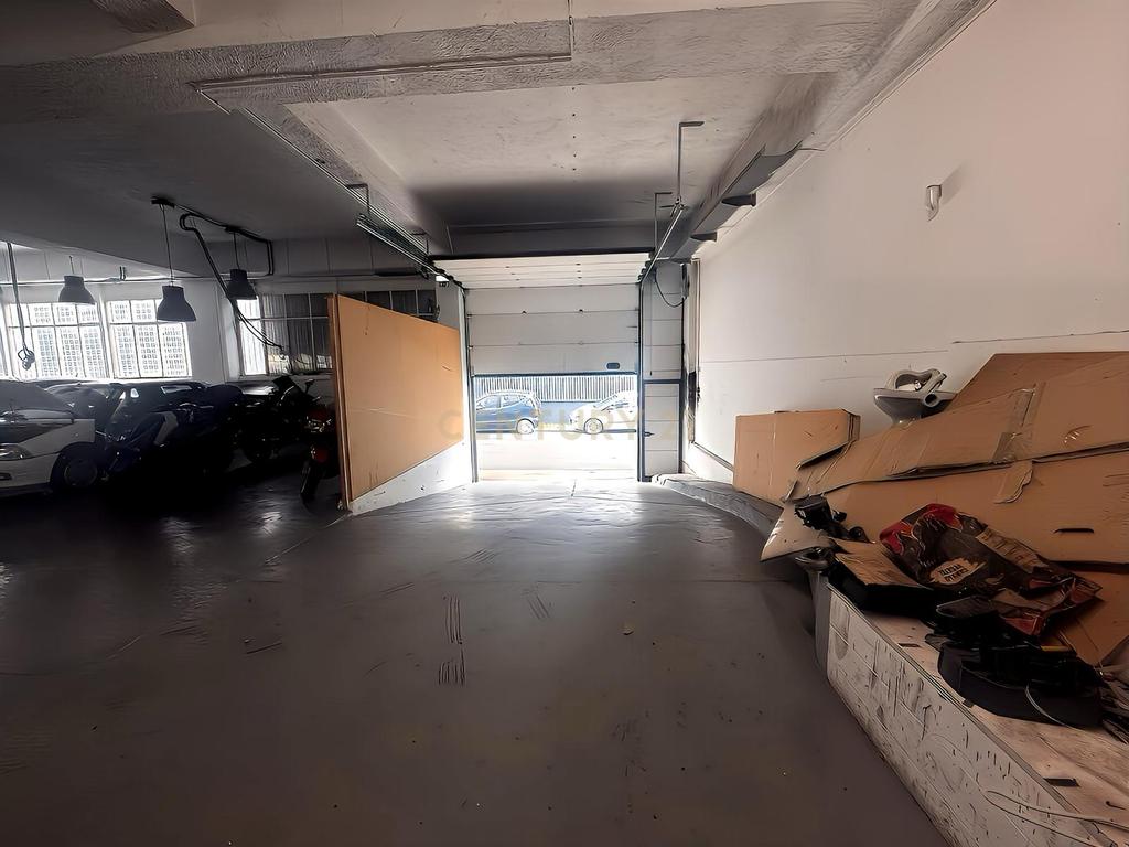 Armazém com 947 m2 a 5 min. do Aeroporto de Lisboa - Image 9