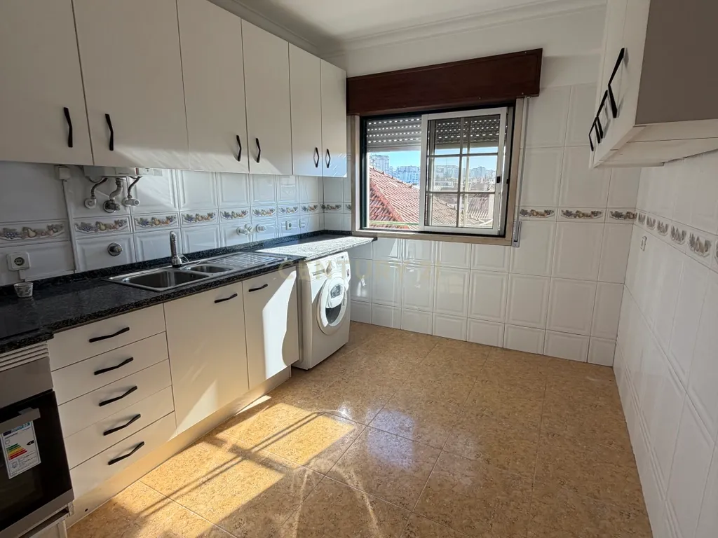 T2 - Falagueira Venda-Nova - Image 1