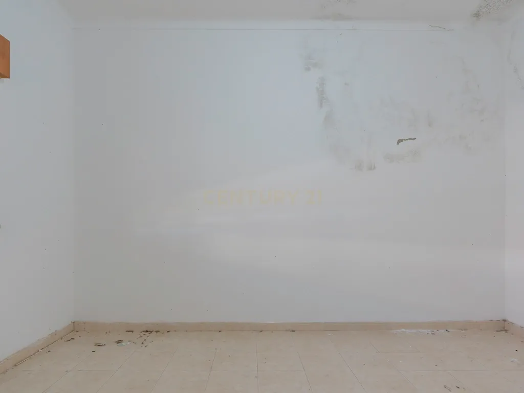 Moradia Isolada com Terreno de 1041 m² – Um Mundo de Possibilidades! - Image 7