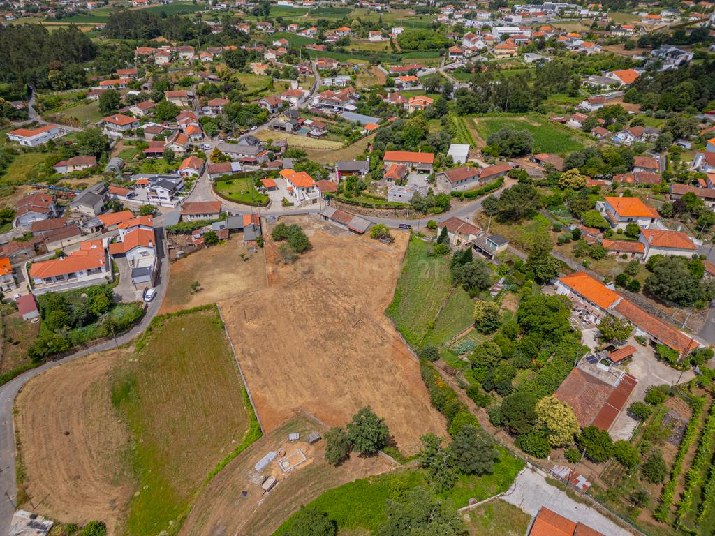 Casa para Recuperação em Braga com Terreno de 5000m² - Image 5