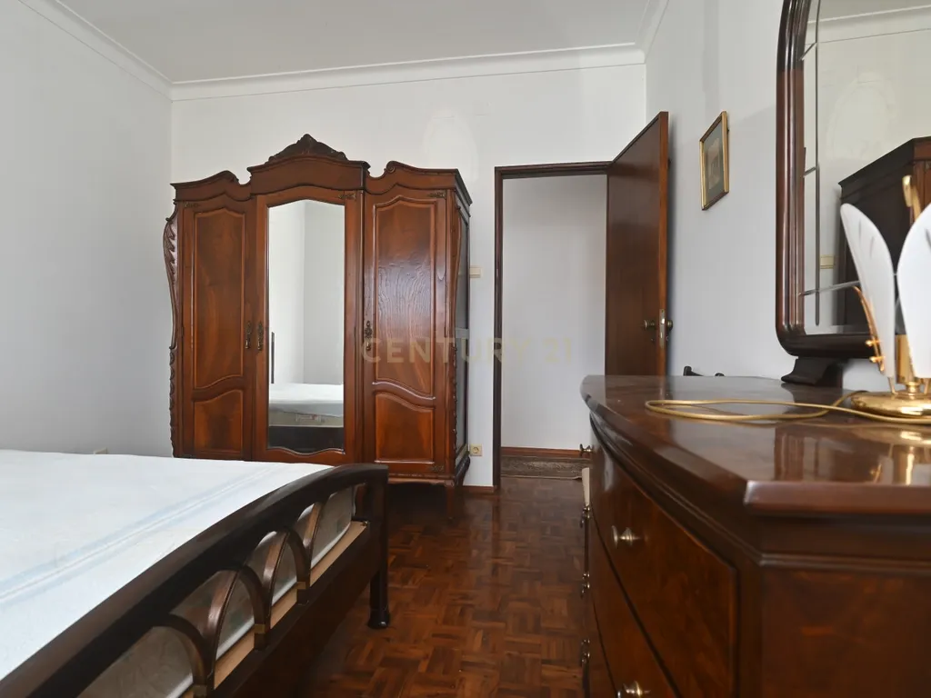 Moradia de gaveto com jardim, sotão e anexo - Porto Salvo (Oeiras) - Image 39