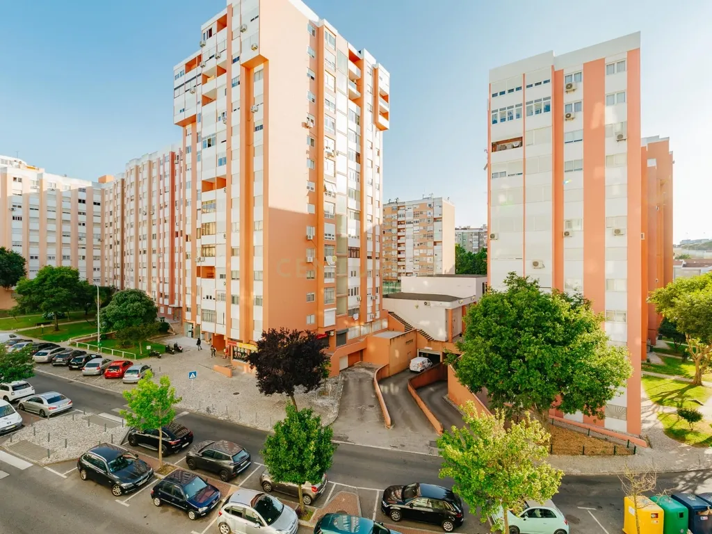 Apartamento T3 com 100,5 m² em Alfornelos com Arrecadação no piso -1 - Image 23