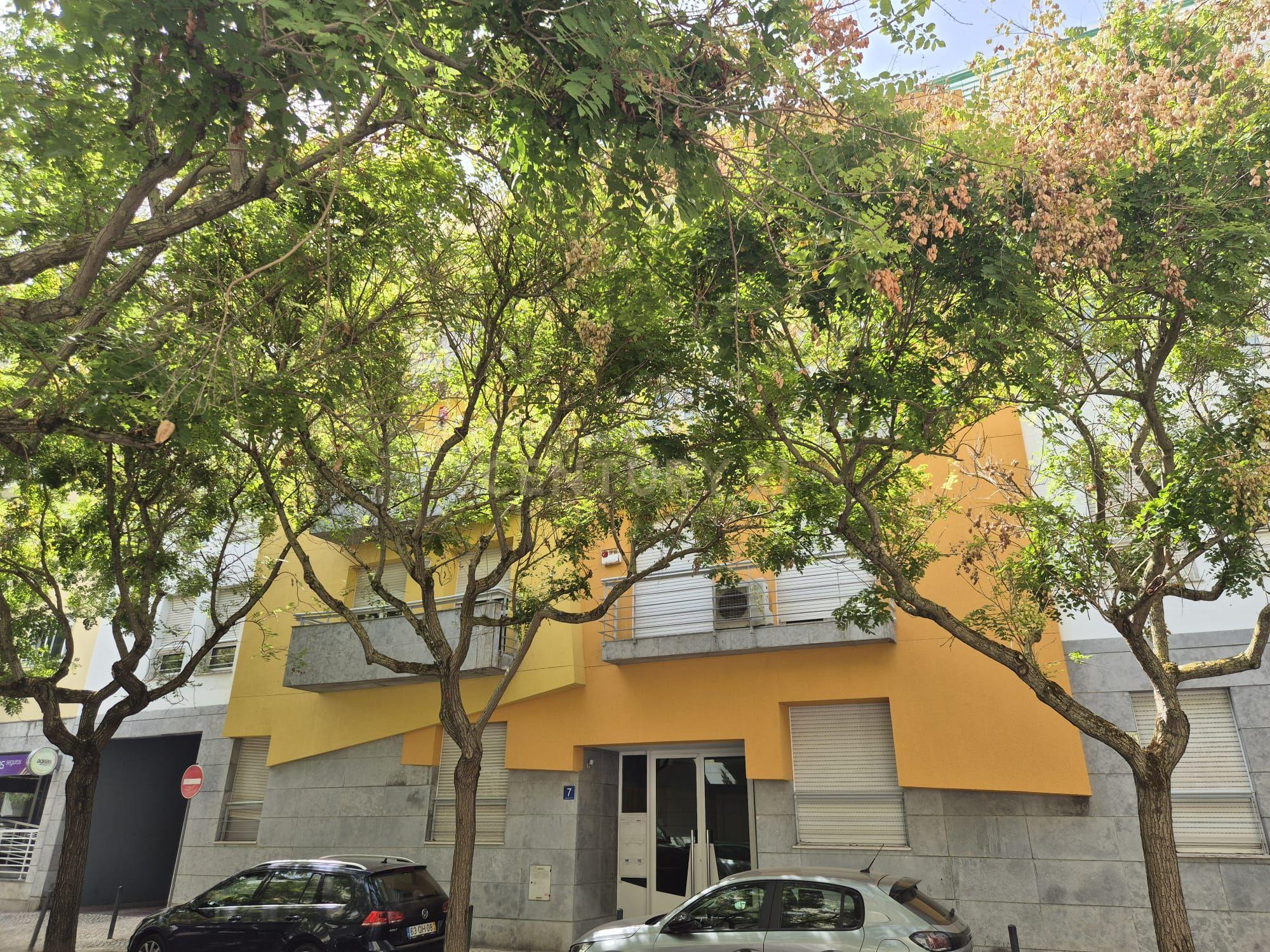 Espaçoso Apartamento T4 no Parque das Nações, Lisboa, com Garagem