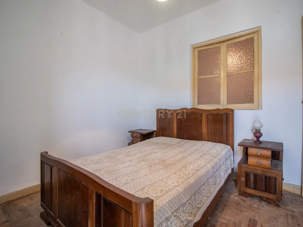 Oportunidade única em Abrunheira! Moradia T3+2 com terraço e vistas panorâmicas - Image 36