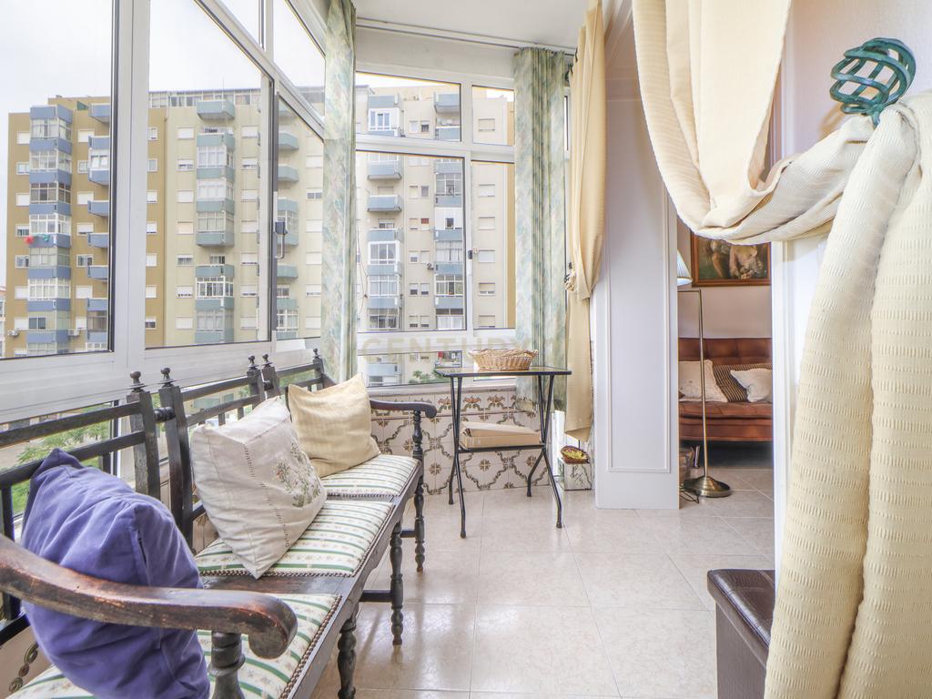 Apartamento T3 no Laranjeiro – Junto à Base Naval do Alfeite | Pronto a Habitar | Elevador - Image 16