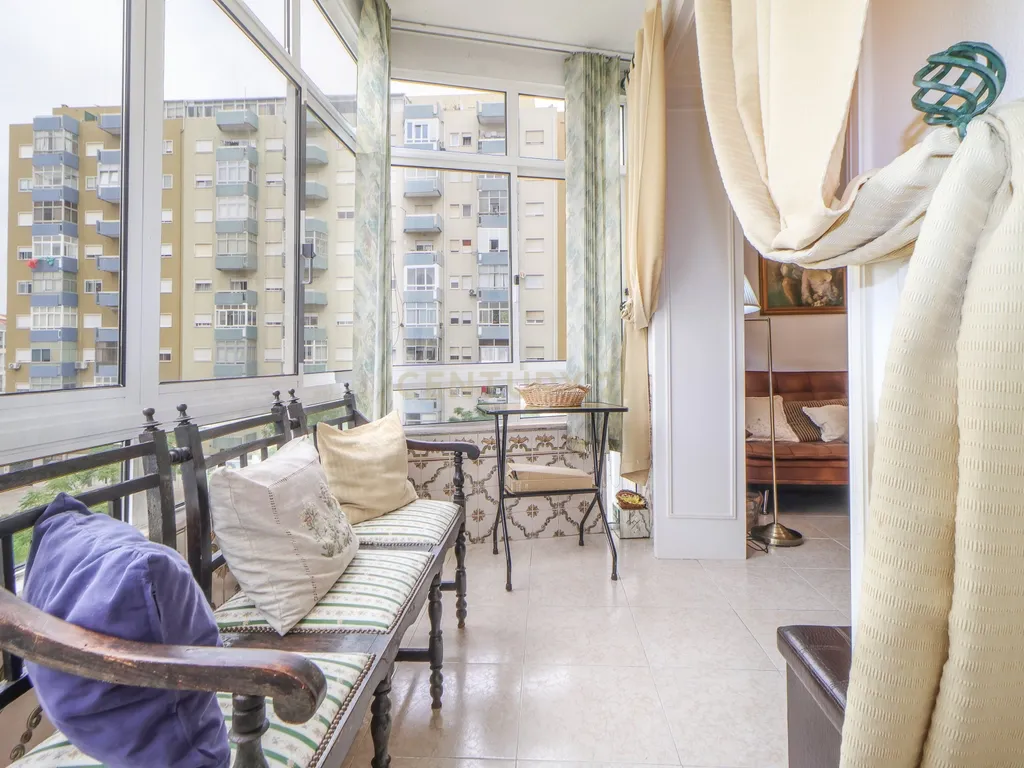 Apartamento T3 no Laranjeiro – Junto à Base Naval do Alfeite | Pronto a Habitar | Elevador - Image 16