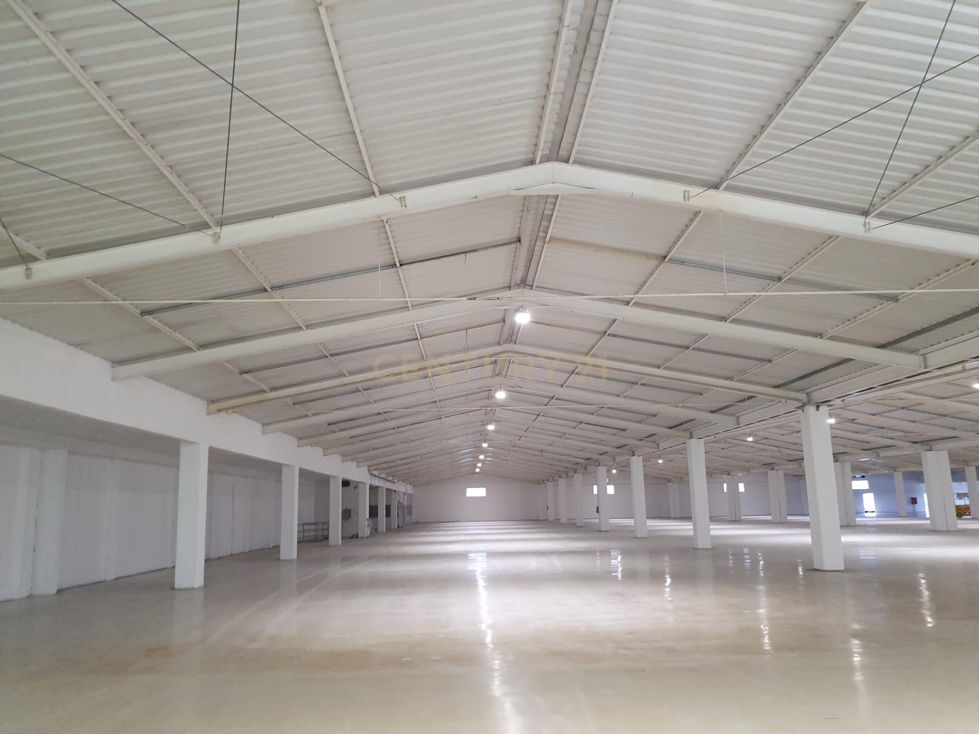 Armazém 500m2 - Image 1