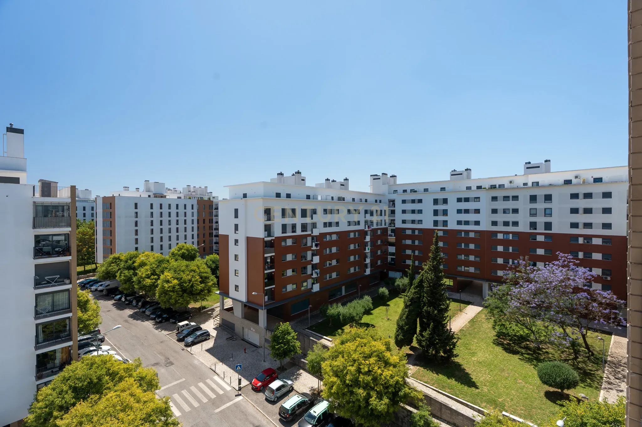 Excelente Apartamento T2 em Braço de Prata - Image 9