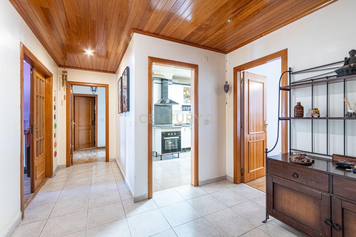 Fotografia 3 de Exclusivo T3+2 Duplex na Urbanização da Cavaleira | 205 m² de Área Total | Parqueamento