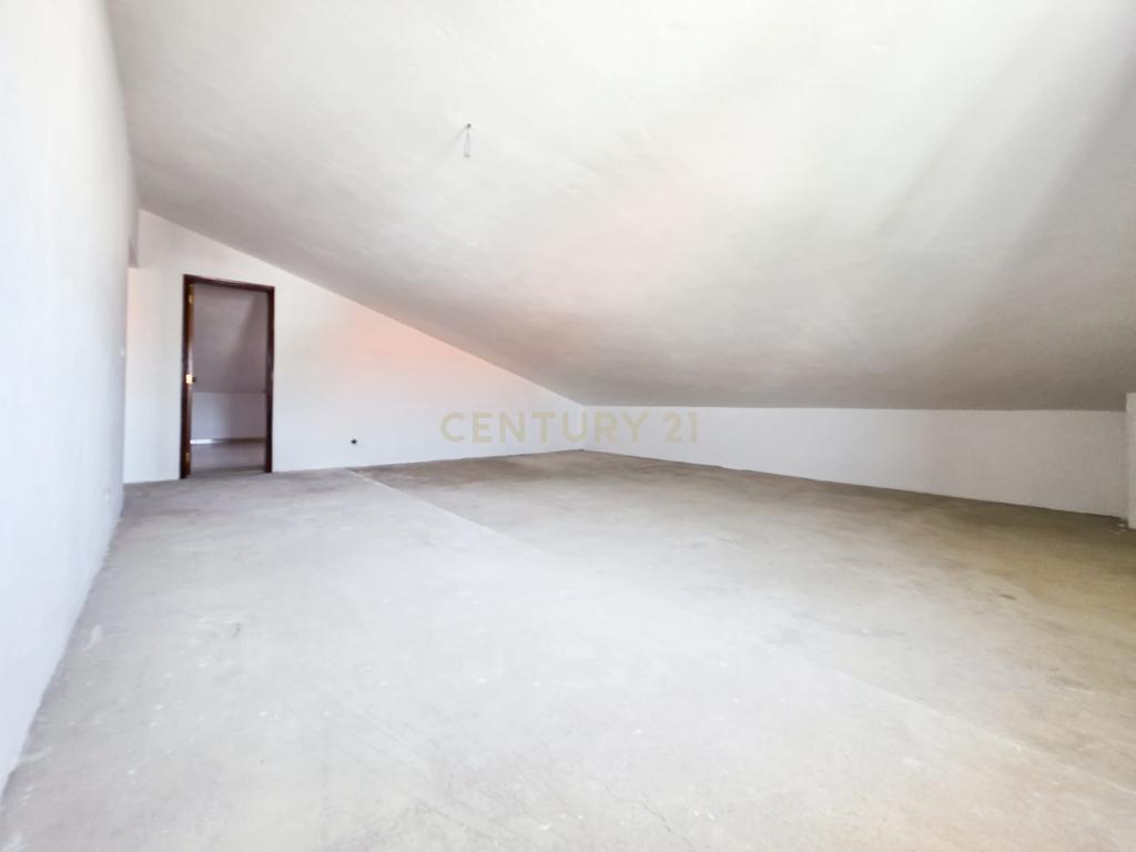 Moradia T3 + Loja em Fernão Ferro, Seixal - Oportunidade Única! - Image 50