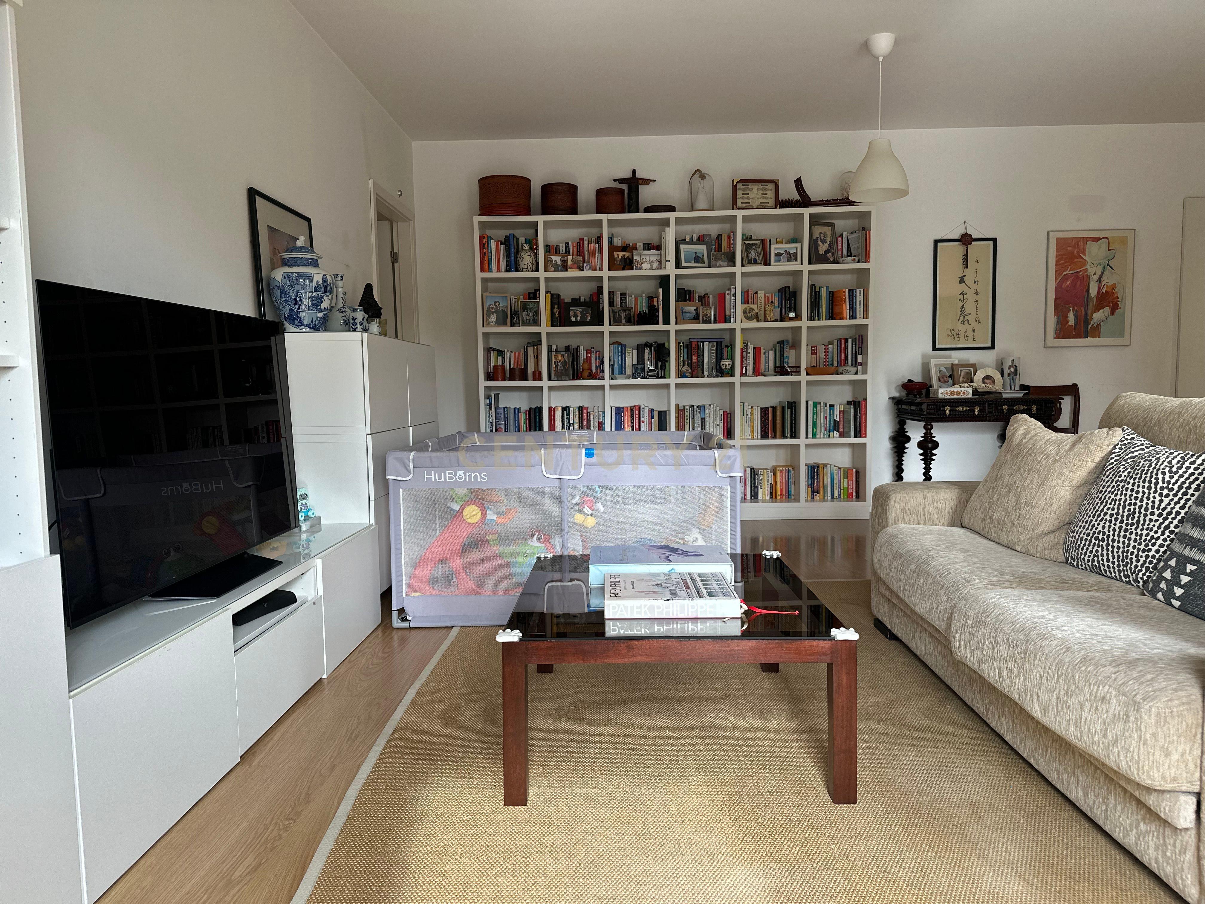 Apartamento T2 com 118m2 para venda nas Avenidas Novas com uma excelente localização proximo da estação de Entrecampos e da Cidade Universitária. - Image 12