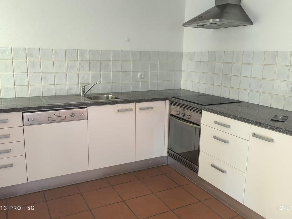 Moradia T2, em banda com terraço e jardim - Image 6