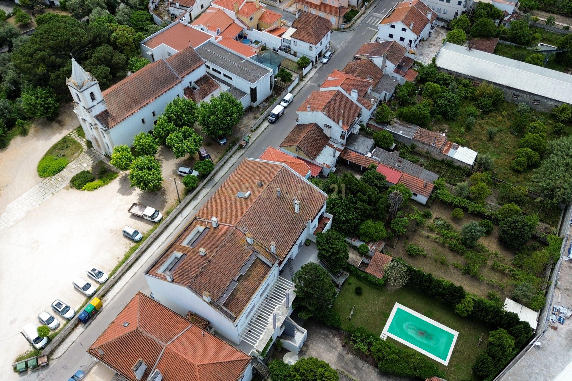 Moradia T3 com Jardim e Garagem em Santarém, Abrantes - Em Sistema de propostas Múltiplas - Image 53