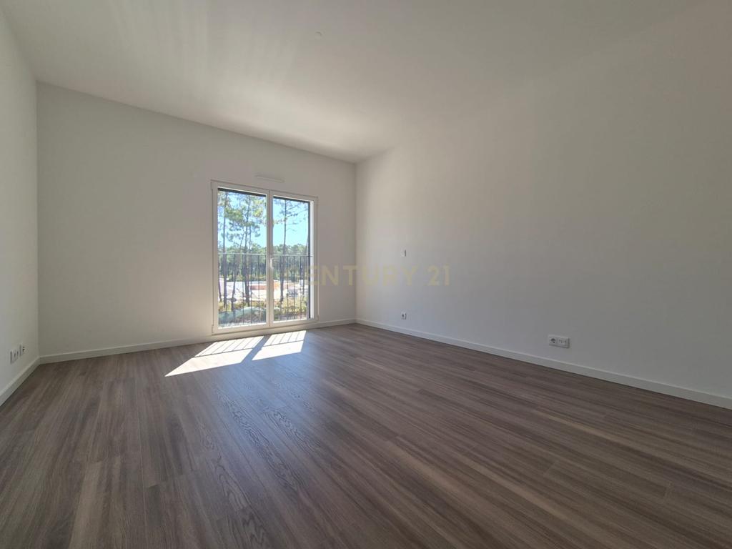 T2 novo, 2 generosas varandas, parqueamento e arrecadação, prédio de 2023 – Quinta do Pinhão, Verdizela - Image 13