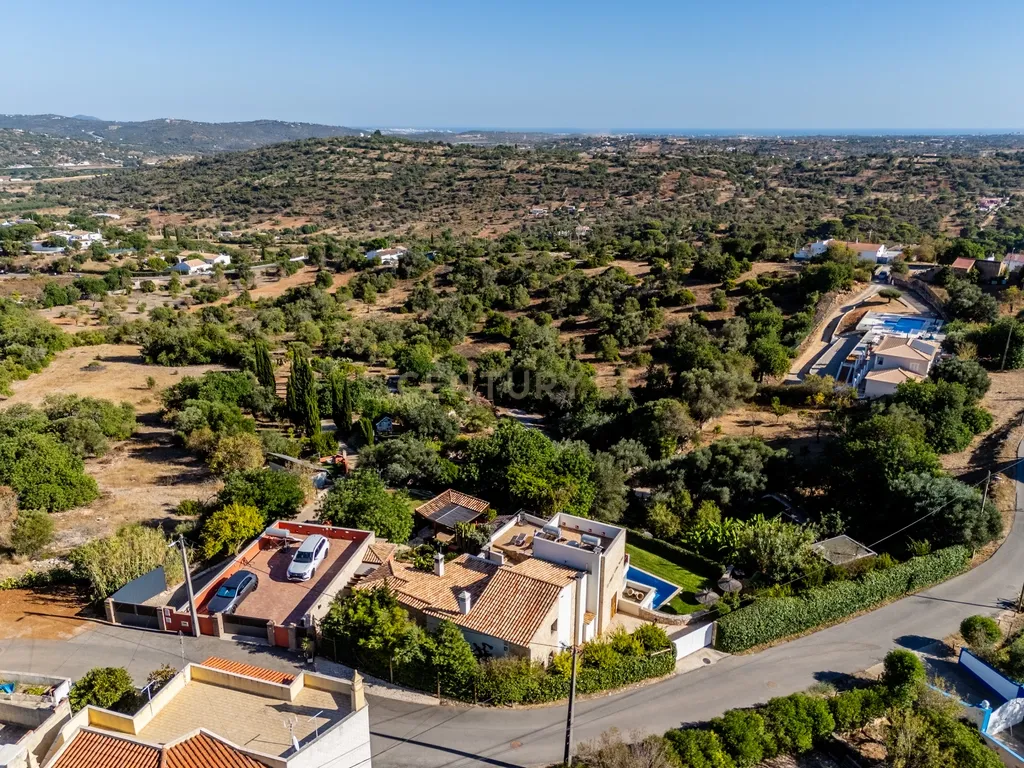 Propriedade com três habitações, piscina aquecida e sauna, num terreno de 10.000 m² - Image 150