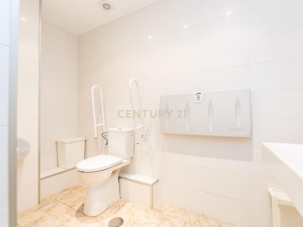 Loja Comercial Luxuosa em Madrid - 306m² com Excelente Localização - Image 20