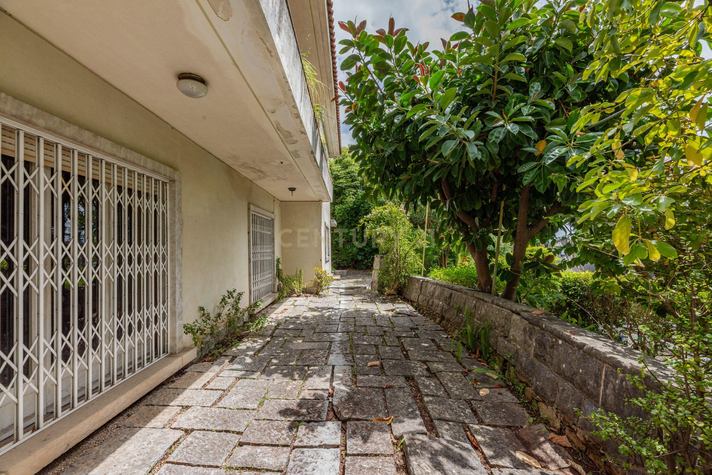 Moradia geminada para remodelar - Image 2