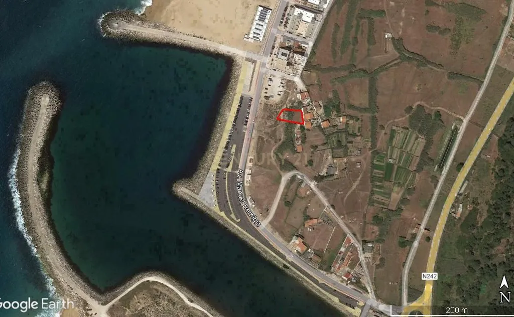 Terreno para construção na segunda linha de mar. Oportunidade única. - Image 2