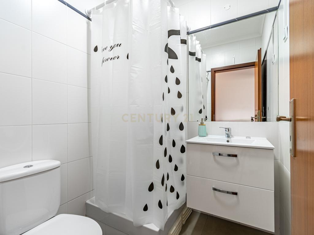 Apartamento T3 em Condomínio Fechado na Horta dos Vimes, Alenquer - Image 16