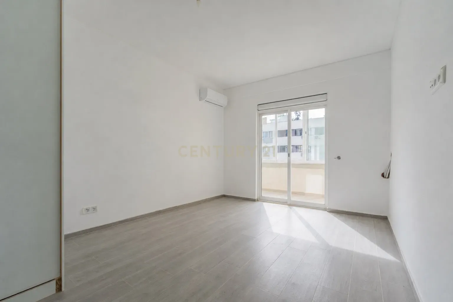 Fotografia 6 de Apartamento T4 Totalmente Remodelado no Coração de Olhão