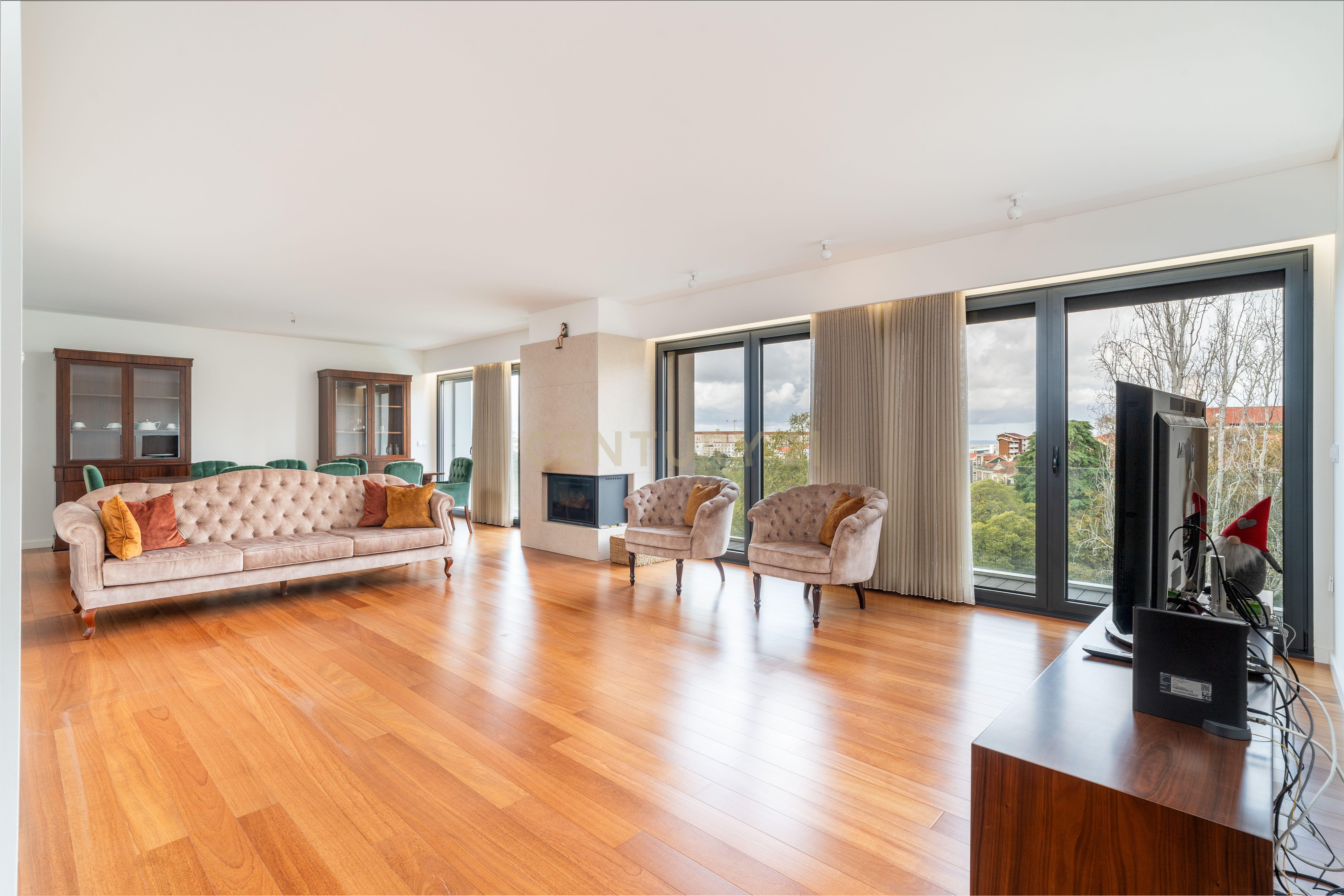 Requintada Penthouse T6 em Celas - Coimbra - Image 1
