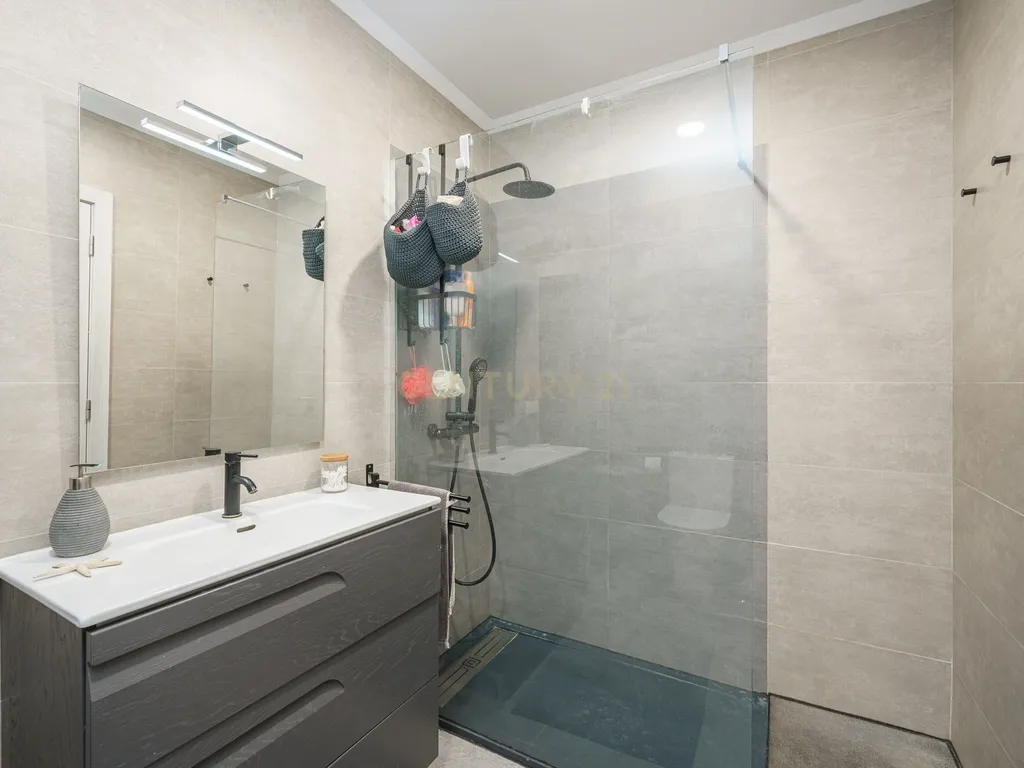 Apartamento T4 renovado | 175 m² | 3 varandas | Bairro do Liceu, Setúbal - Image 30