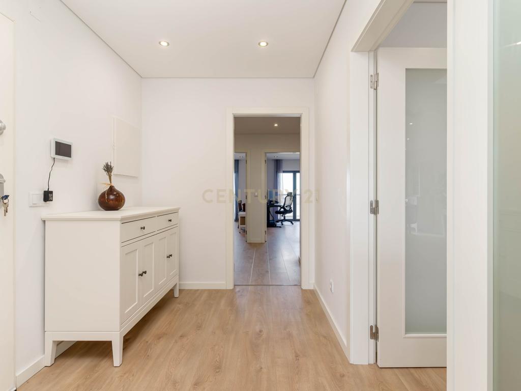Duplex no Parque Luso em Corroios - Image 7