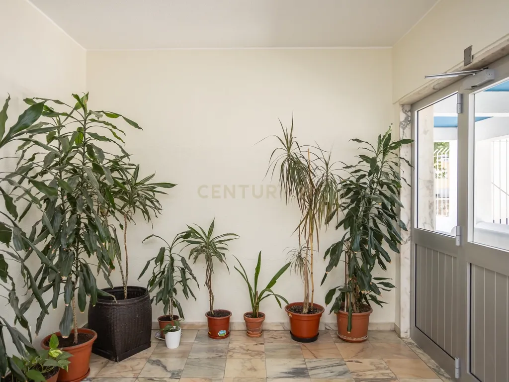 Apartamento T3 Remodelado em São Domingos de Benfica | 2 WC - Image 28