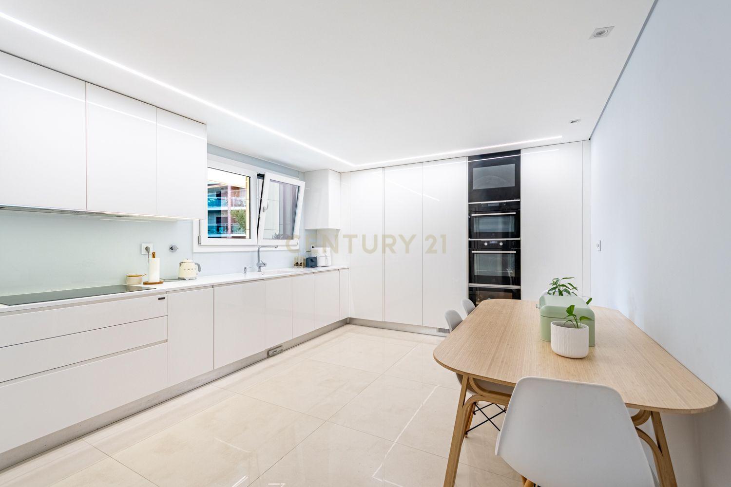 Fotografia 9 de Apartamento T2 com Varanda de 27 m² e Box | Malvarosa – Alverca
