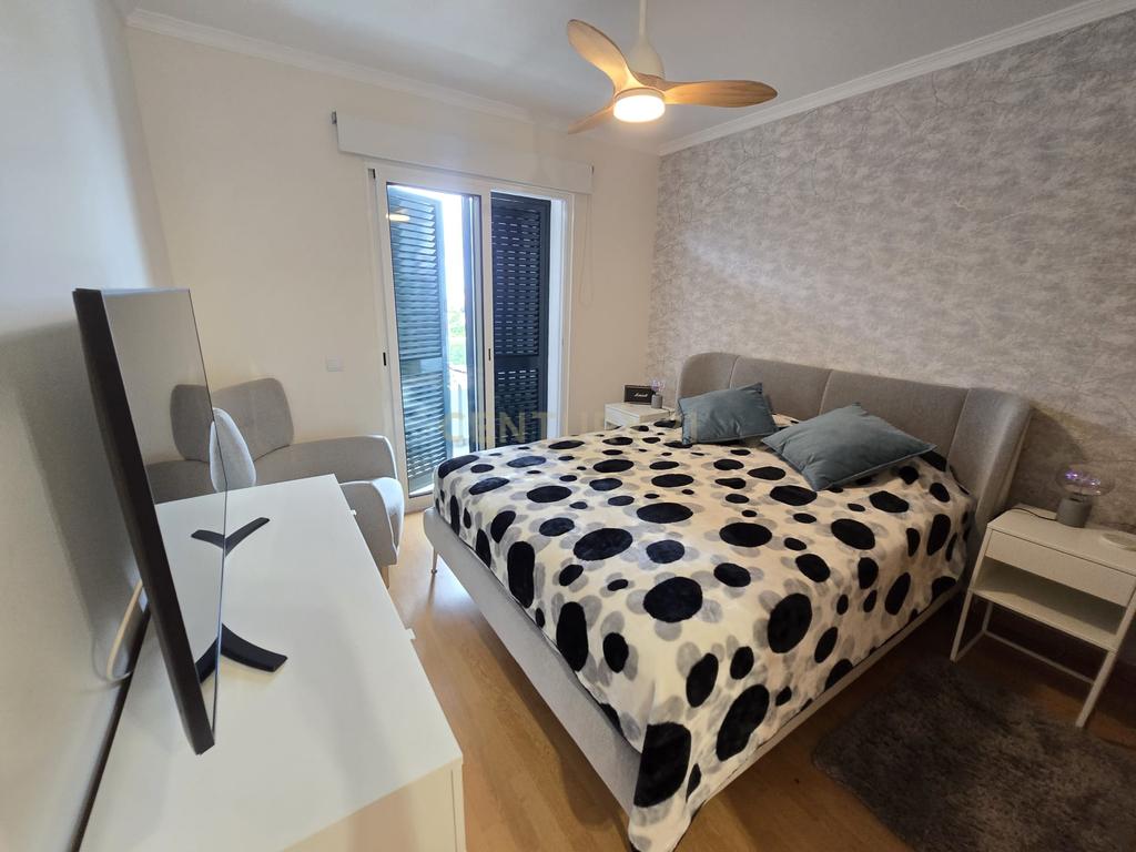 Apartamento T2 de elevada qualidade no centro do Caniço – sofisticação, vista mar e localização privilegiada - Image 7