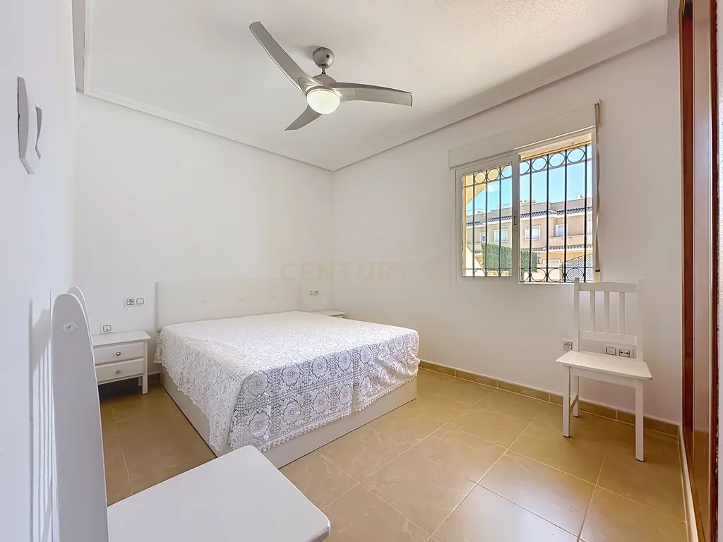 🏡 Apartamento em aluguer de longa duração com 2 quartos e pátio em Cabo Punta de Tarifa – Orihuela Costa 🌊☀️ - Image 13