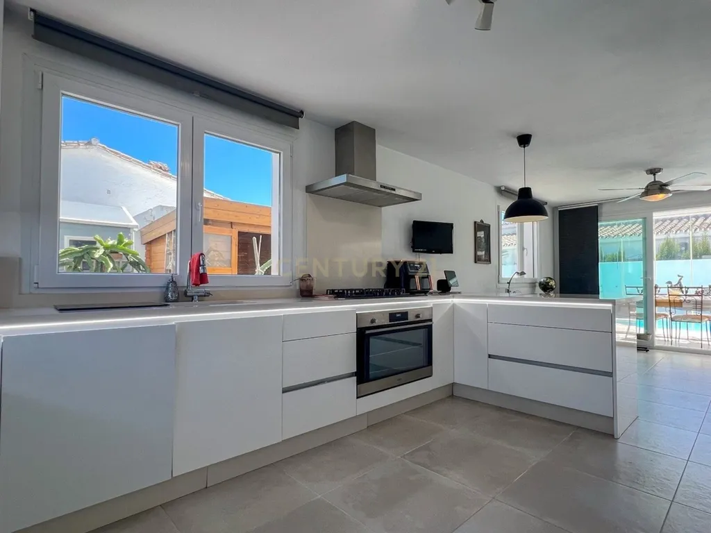 Elegante moradia de 3 quartos com vista para o mar em Costalita, Marbella - Image 13