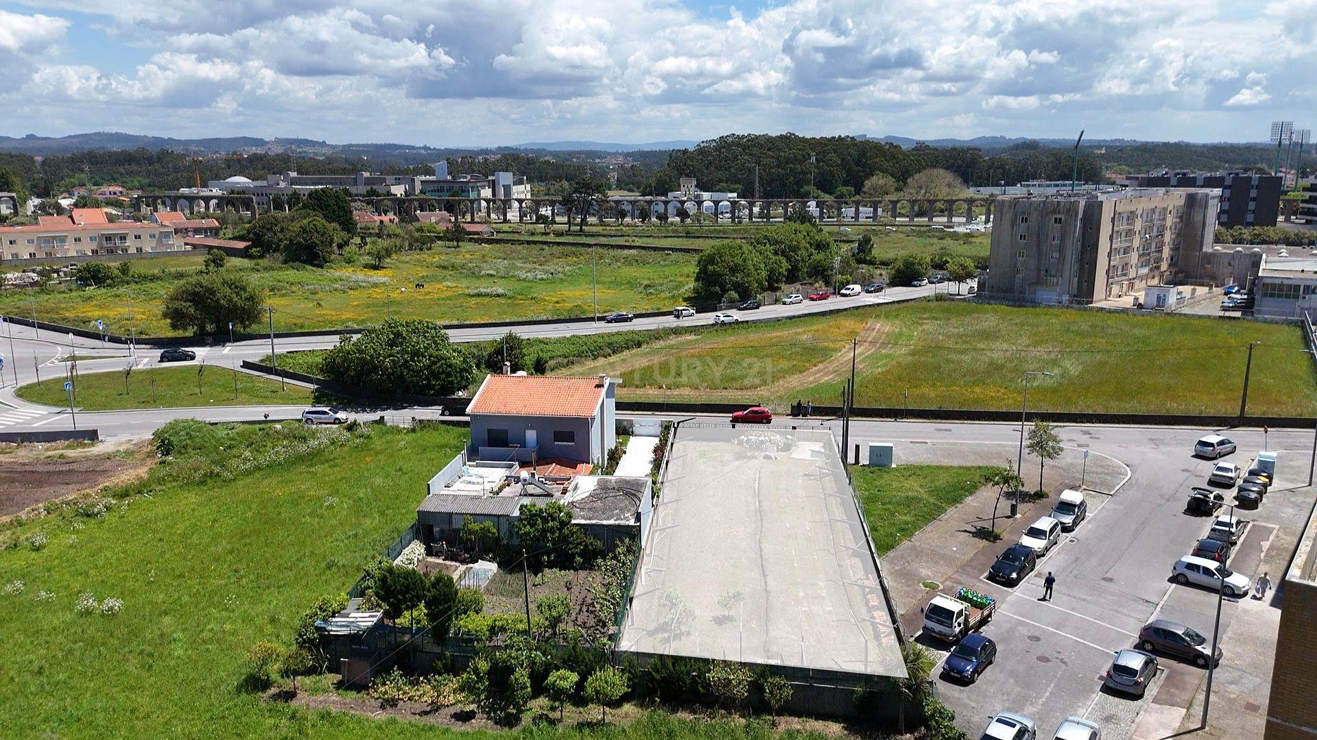 Terreno para construção de moradia com 620m² em Vila do Conde, Porto - Image 1