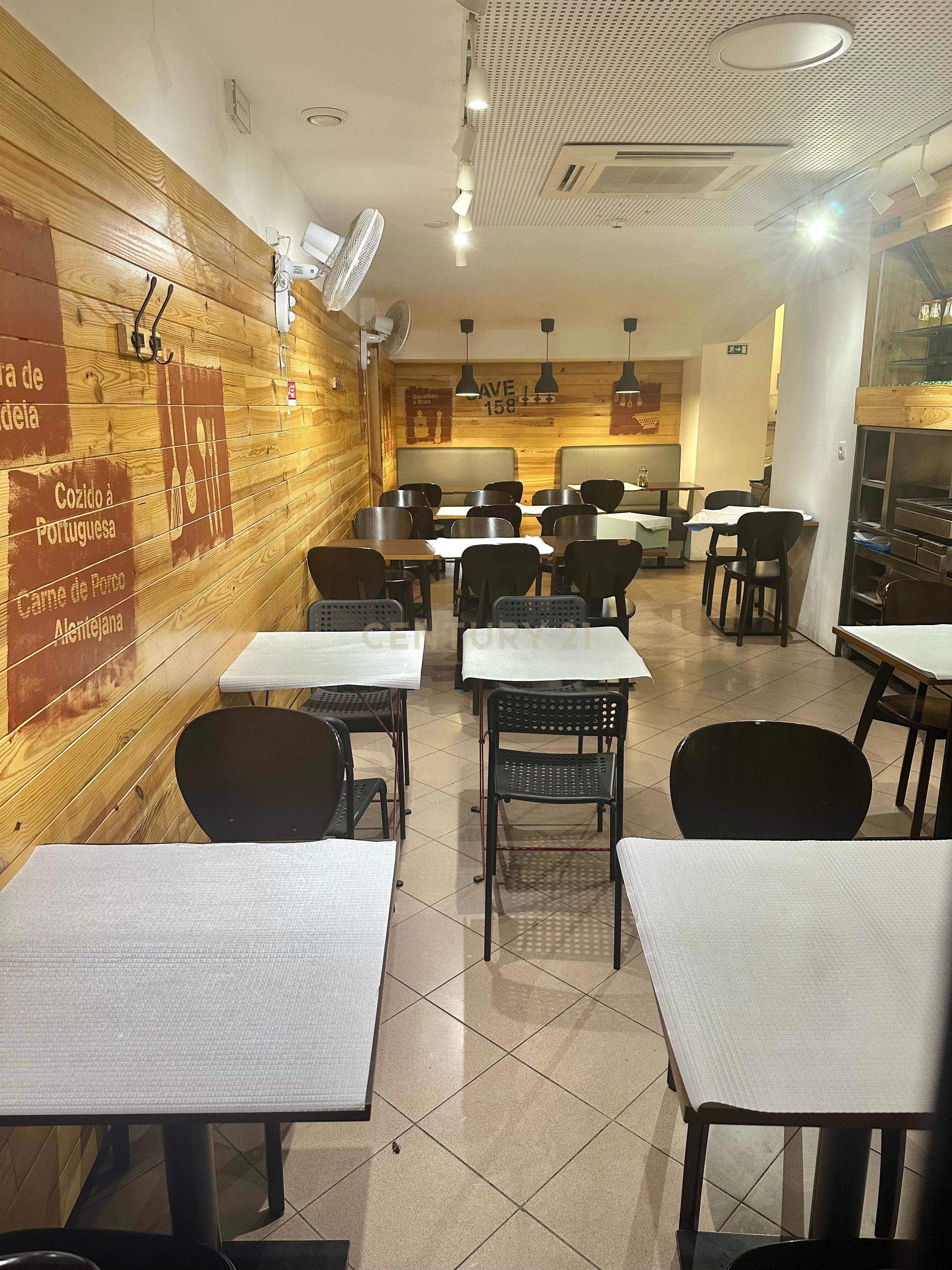 Fotografia 6 de Espaço Comercial à Venda