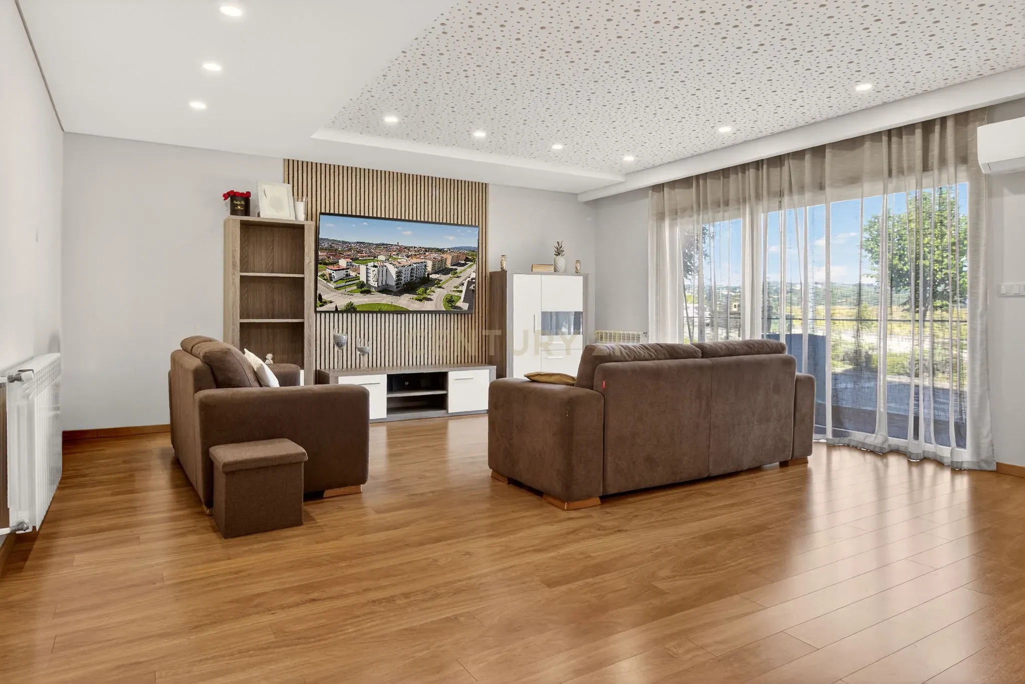 Fotografia 8 de Moderno Apartamento T3 em Bragança - Quase Novo e Espaçoso
