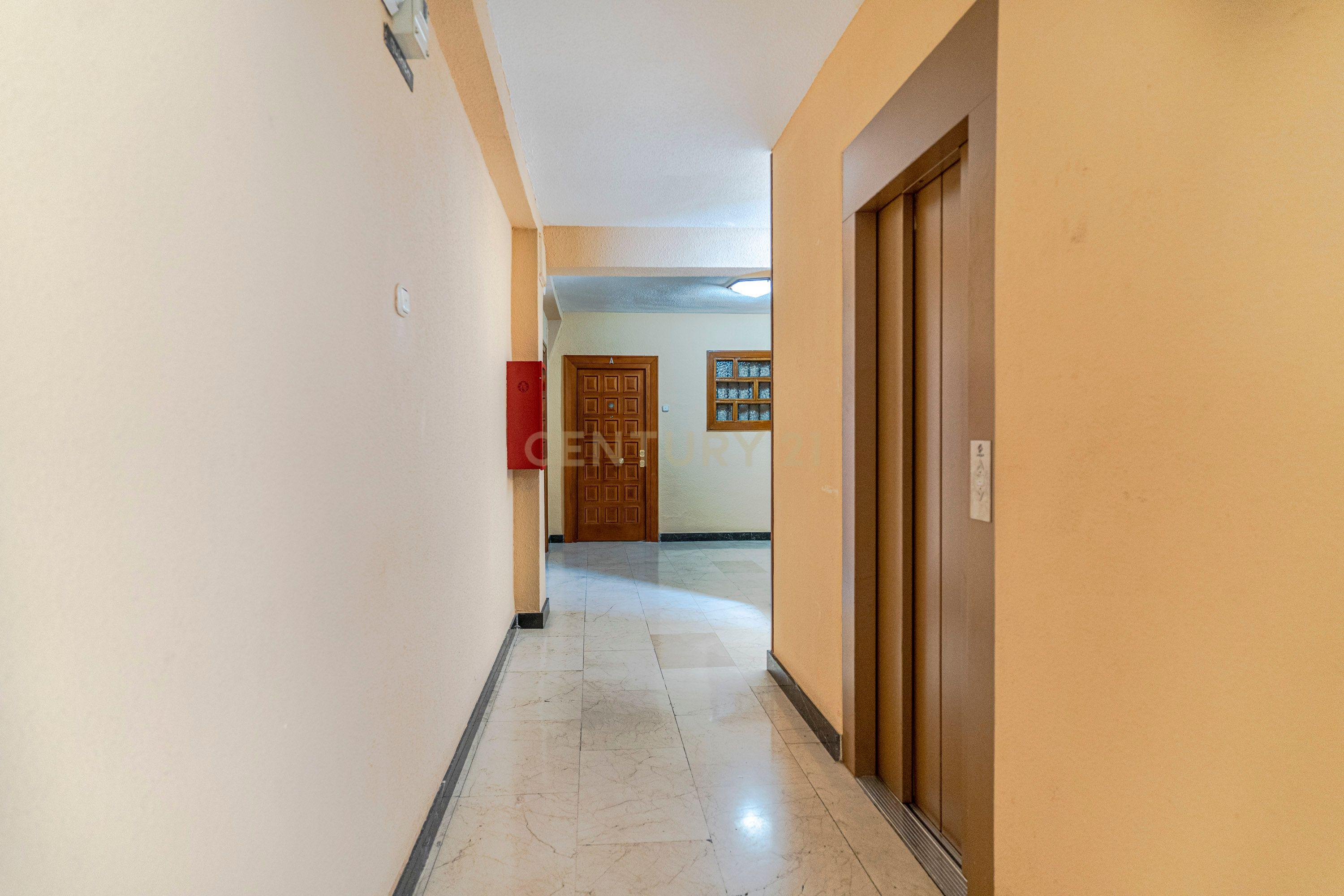 Espaçoso apartamento de 141 m2 no centro de Granada com vista panorâmica do Caminho de Ronda - Image 47