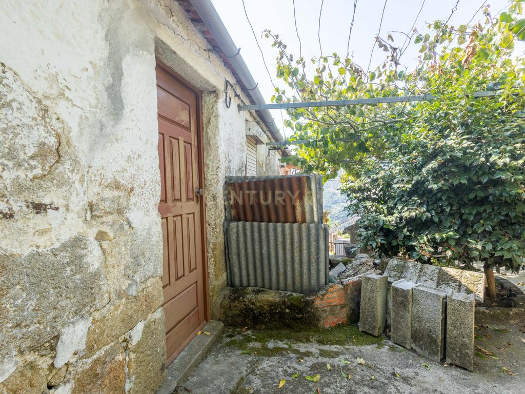 MORADIA PARA RENOVAR EM SEQUEIROS, ANCEDE - Image 11