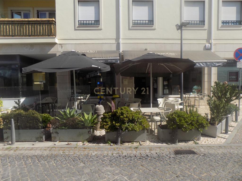 Pastelaria na zona histórica de Torres Vedras - Image 15