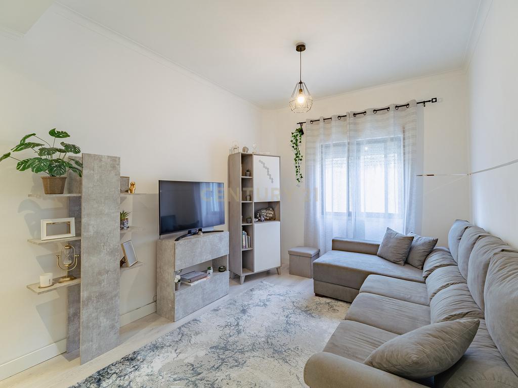 Apartamento semi-Renovado T2 em Seixal, Setúbal - 270.000€ - Image 4