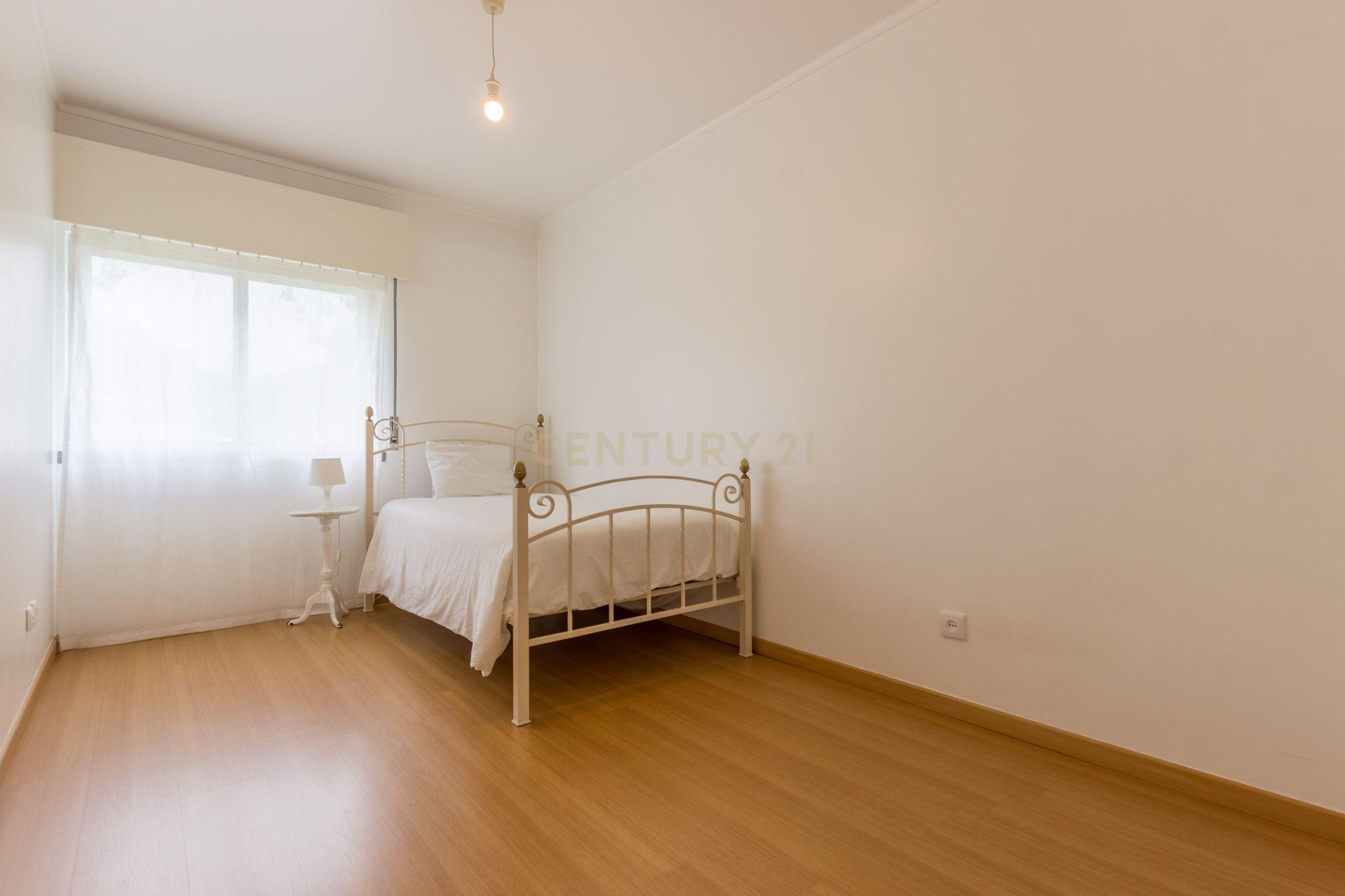 Apartamento T3 - Paço de Arcos - Image 13