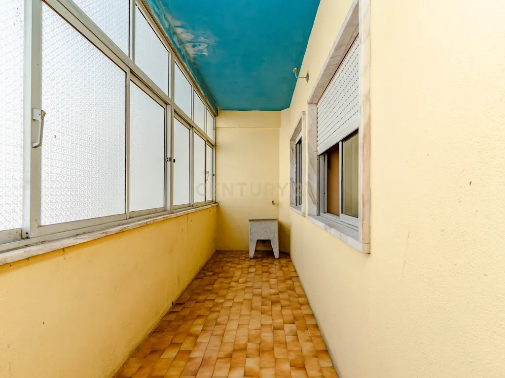 T3 Almada (Praça são joao Batista) - Image 21