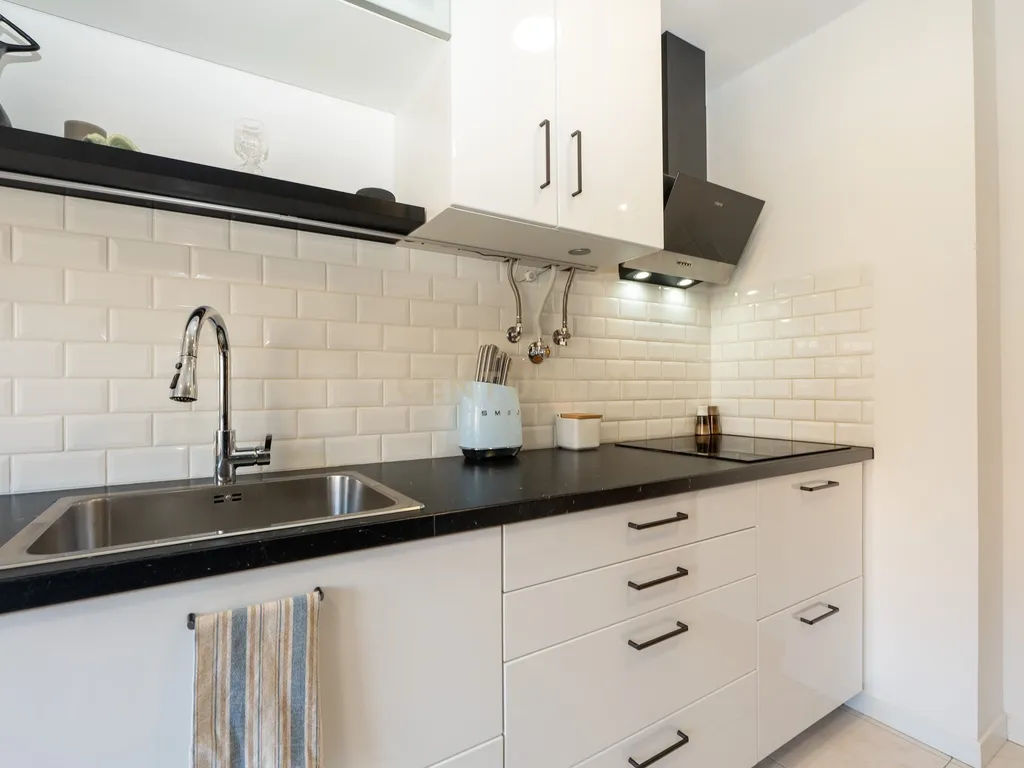 ** ESPECTACULAR APARTAMENTO T2 REMODELADO, NA URBANIZAÇÃO DA ANTA ** - Image 22