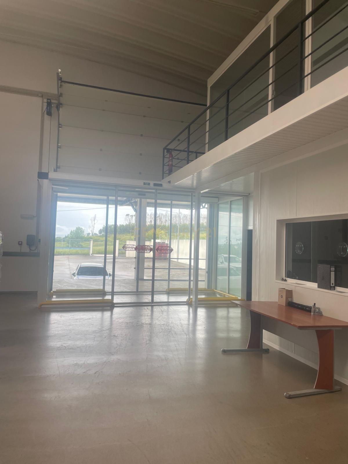 Fotografia 6 de Centro Logístico e Industrial Renovado | 1.294 m² | Câmaras de Frio e Congelação | Sobral de Monte Agraço