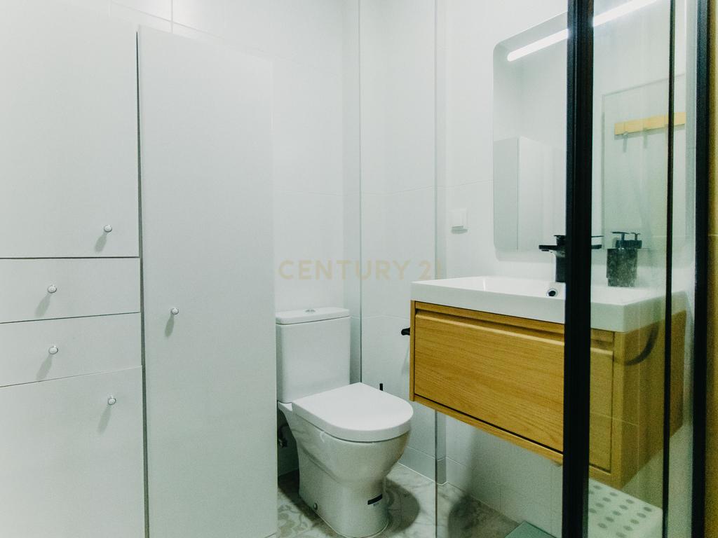 Apartamento T3, 3 varandas e 2 wc. Situado no último piso de um edifício tranquilo, conforto, funcionalidade e uma localização difícil de igualar. - Image 15