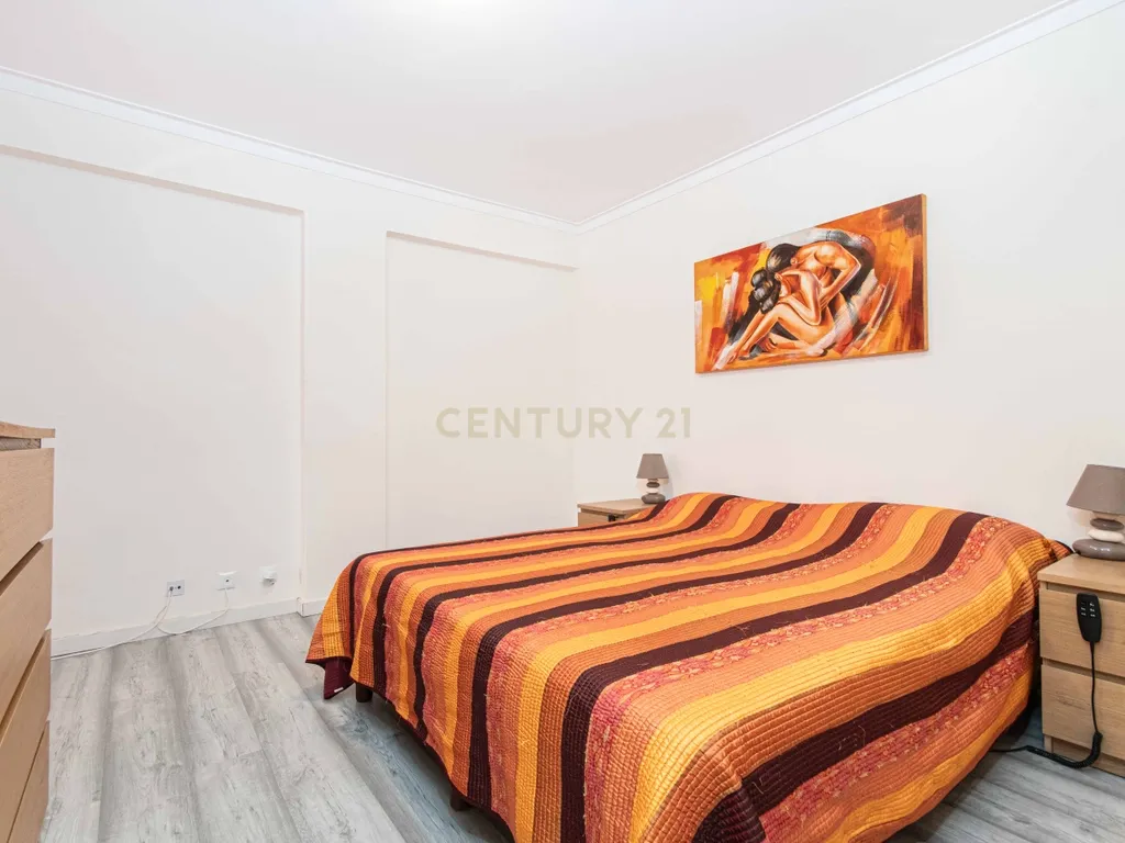 Apartamento T2 Remodelado (Agualva/Cacém) - Image 9